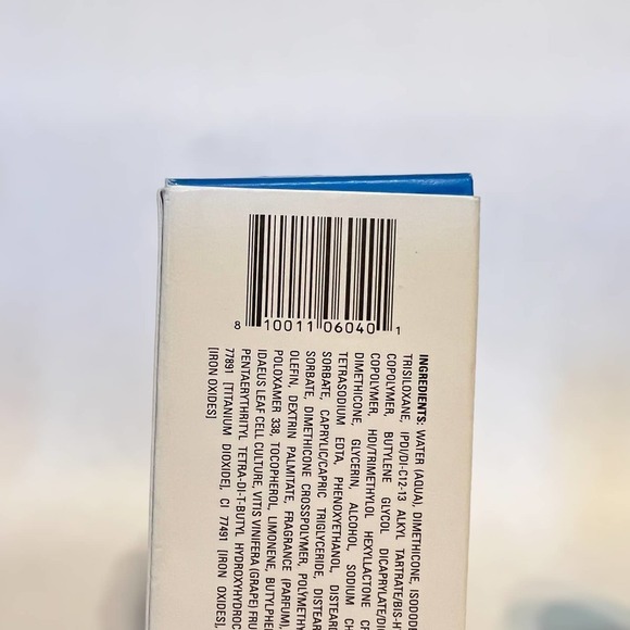 UOMA Say What Weightless Soft Matte Hydrating Foundation 1oz Shade Fair Lady T1N - Picture 5 of 6